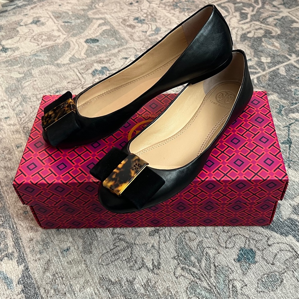 Tory Burch Black Leather Ballet Flats with Tortoiseshell Accent